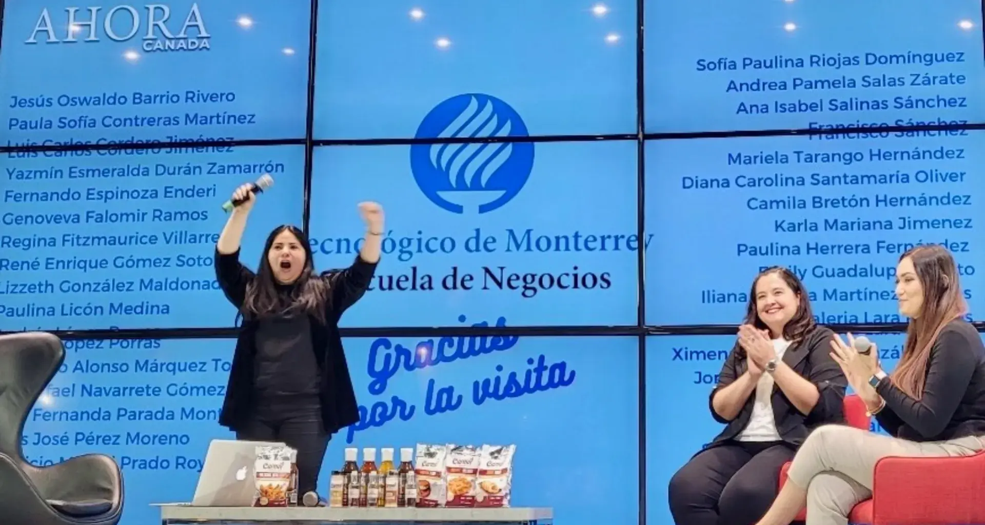 Silvia Medina participa con estudiantes de Negocios Internacionales en una misión comercial en Canadá.