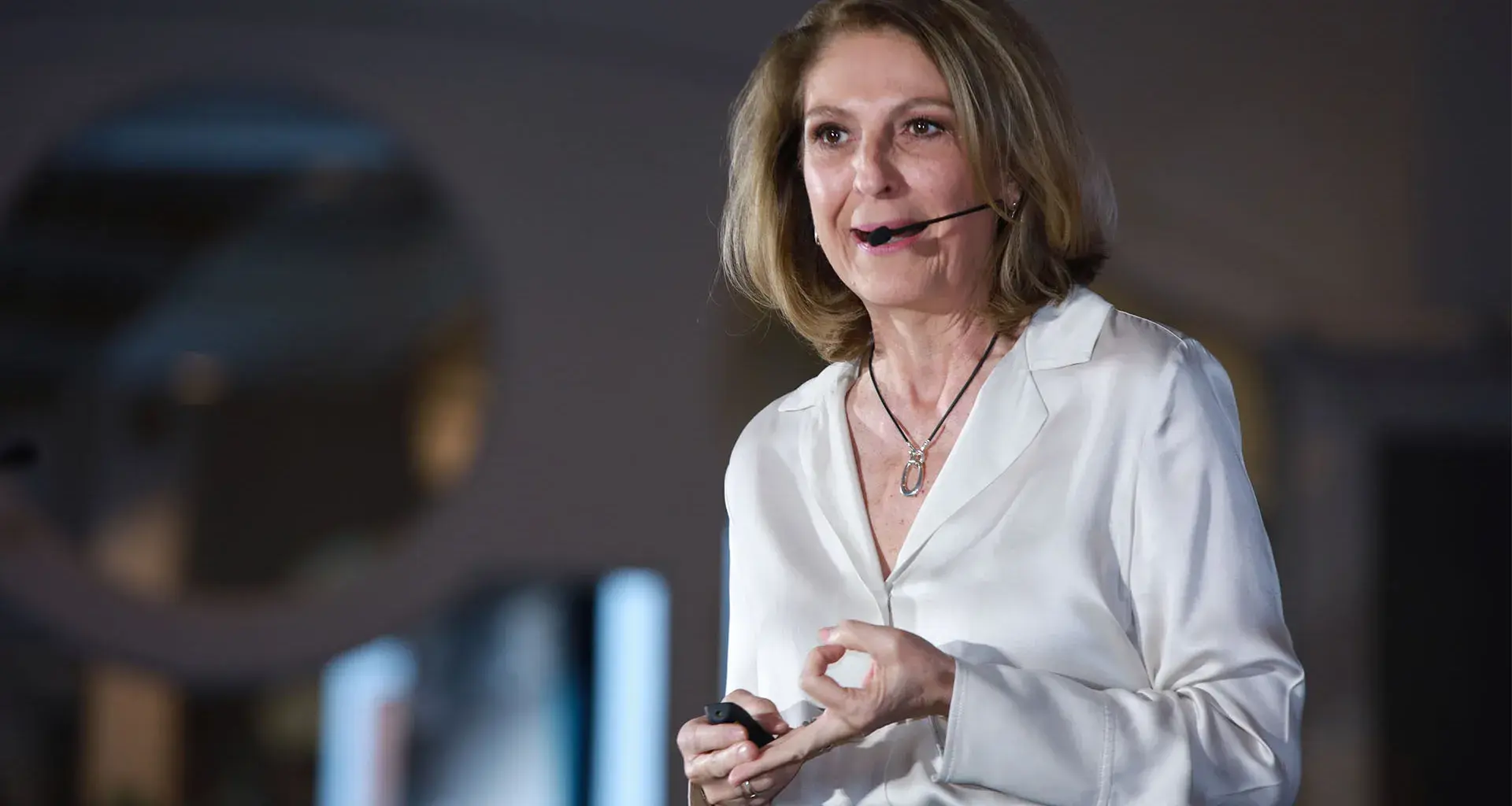 Marcela Velasco, EXATEC del Tec en Estado de México, narra su trayectoria hasta ser directora de mercadotecnia corporativa de América Móvil – Telcel.