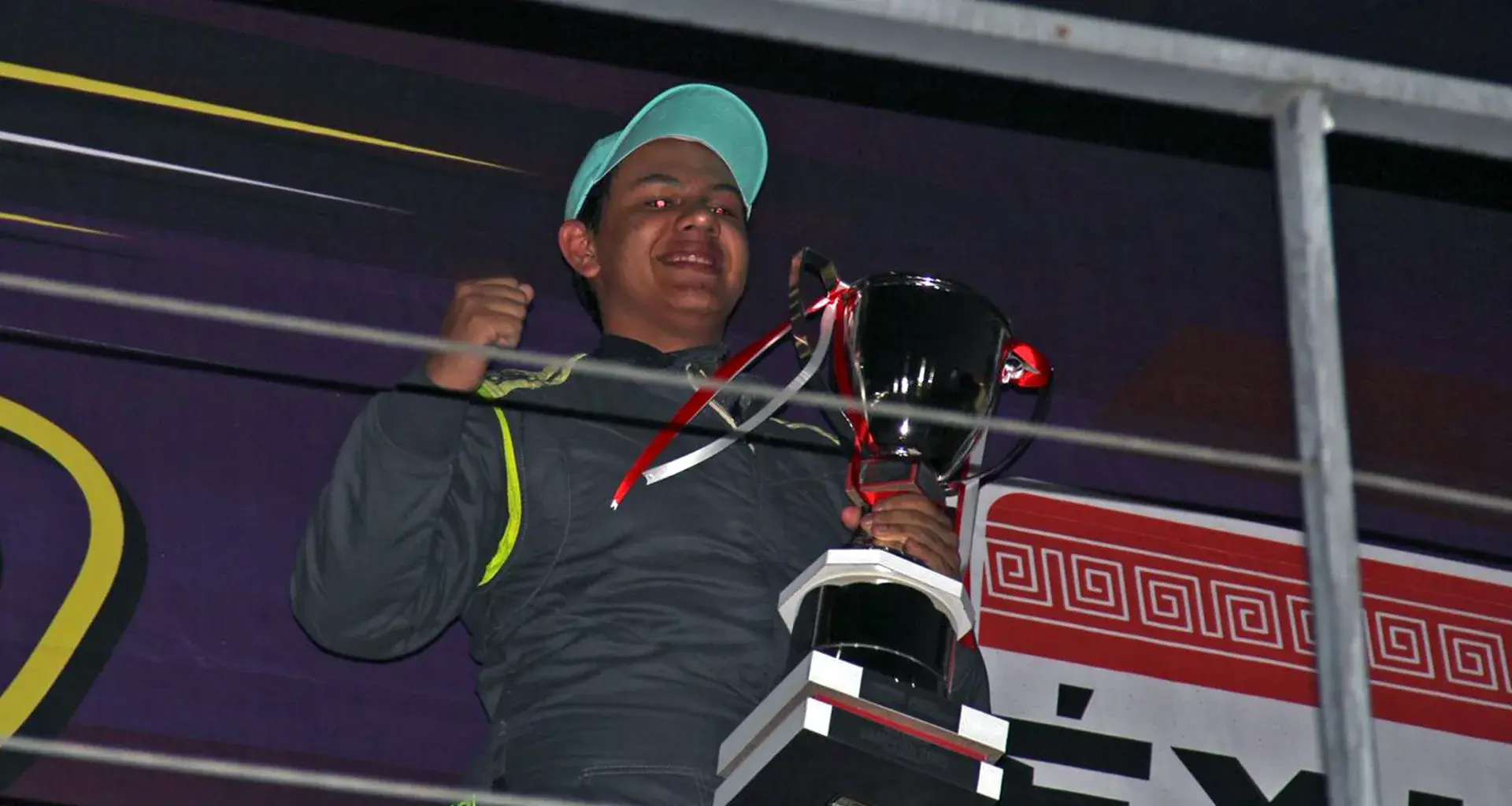 Alejandro Reyes, estudiante de primer semestre de la PrepaTec Cuernavaca, es ganador en la categoría Super Turismos Light 2 (STL2) de la México Racing Cup, uno de los campeonatos de automovilismo más destacados del país.