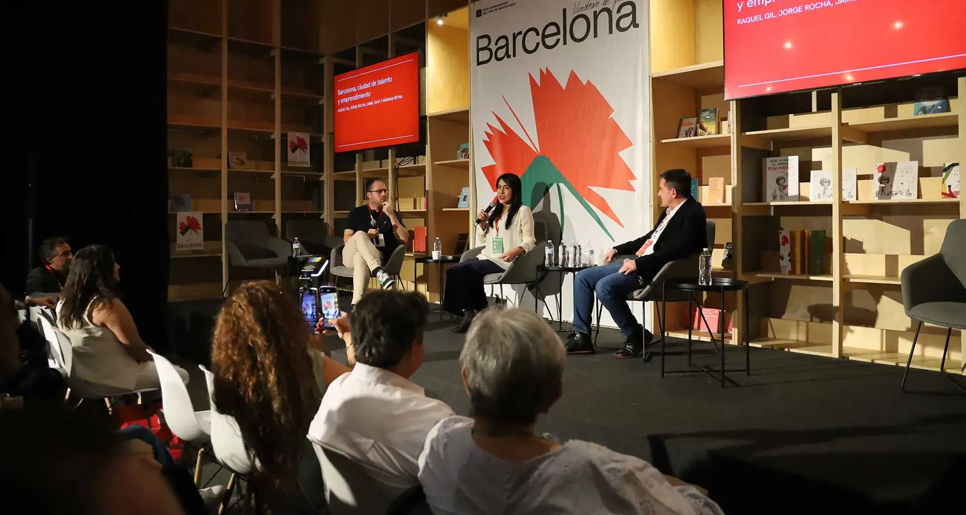 Emprender en el extranjero, el tema del panel en la FIL Guadalajara en el que participaron EXATEC.