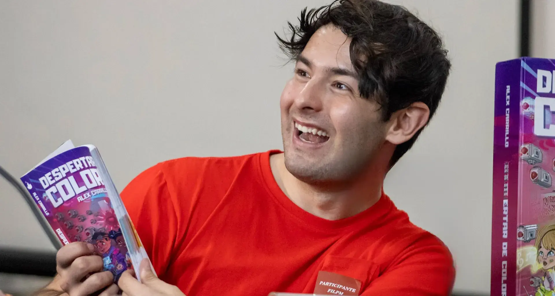 El autor Alex Carrillo presenta su nuevo libro