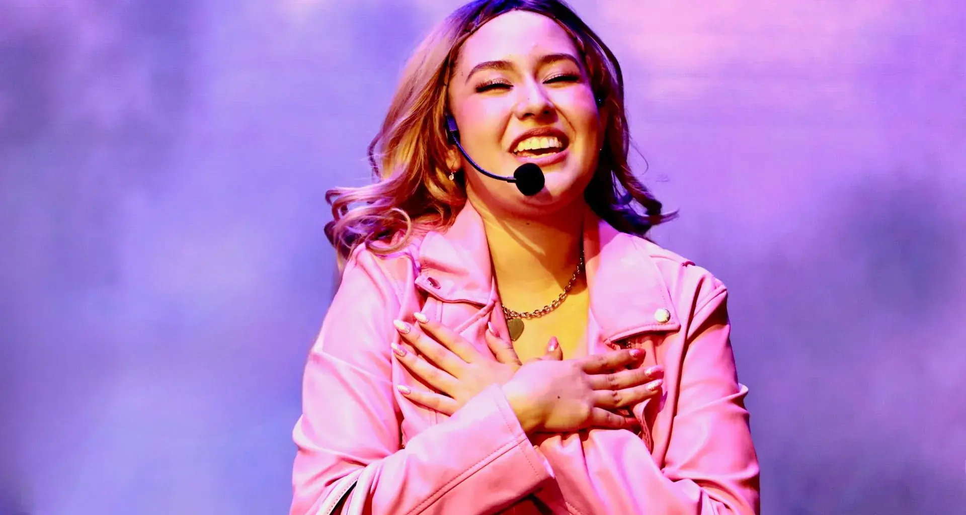 Azul Ramírez, alumna de PrepaTec, interpreta a Elle Woods en el musical Legalmente Rubia del Tec de Monterrey campus Chihuahua.