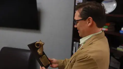 Profesor de campus Chihuahua recibe premio por su impacto en empresas