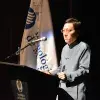 El pasado miércoles 25 de octubre, en el teatro del Campus Estado de México, se llevó a cabo una conferencia impartida por el maestro Chen Bin, hijo del Gran Maestro Chen Zhenglei, leyenda viviente de la disciplina del Tai Chi y cuya familia ha preservado los conocimientos del estilo particular de este marcial por siglos, como parte de su gira internacional.