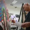 Gonzalo Curiel pintando