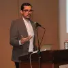 El decano de la Escuela de Arquitectura, Arte y Diseño
