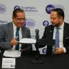 Intercambiando documentos.