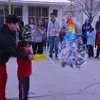 Los niños rompieron piñatas