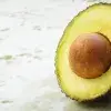 El hueso del aguacate que consumes podría salvar miles de vidas