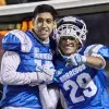 Alonso Hernandes junto con un compañero de equipo tras un partido de Borregos Querétaro