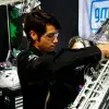 Cristopher Hernández revisa el brazo de su robot en el Regional Monterrey de FIRST Robotics Competition.