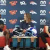 Comparten exjugadores NFL su visión del juego con estudiantes