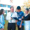 Profesor Inspirador Oscar Medrano enseñando a estudiantes en el Tec de Monterrey campus Chihuahua