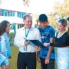 Profesor Inspirador Oscar Medrano enseñando a estudiantes en el Tec de Monterrey campus Chihuahua