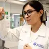 Paula García en el laboratorio.