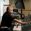 Oscar "Welito" Gonzalez en el estudio de grabación del campus Monterrey.