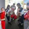 yujani morga recibiendo reconocimiento de 20 años en la cruz roja
