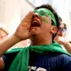 Alumno coreando una porra de la comunidad que representó durante el Hi!Tec en Campus Monterrey.