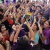 Más de 500 estudiantes de la PrepaTec Cuernavaca se vistieron de rojo, rosa y morado para demostrar cuál es la mejor generación en la Copa Borrego, un evento que este 2025 cumplió 10 años de realizarse en el campus Cuernavaca.