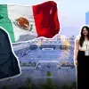 Montaje de fotos con Abu Dabi de fondo y una mochila, bandera mexicana y dos jóvenes adolescnetes.