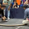Jonathan en competencia de robótica Sumo