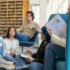 Estudiantes del Tecnológico de Monterrey en la biblioteca de campus Monterrey
