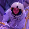Ana Sofía Chávez en un traje de astronauta