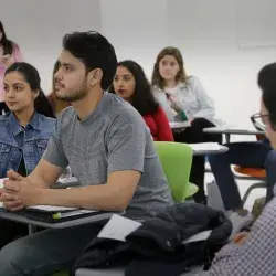 Alumnos en sesión de arranque de semestre 1