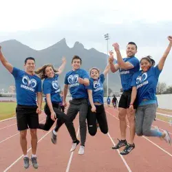 Atletas del Tec de Monterrey en su nueva pista