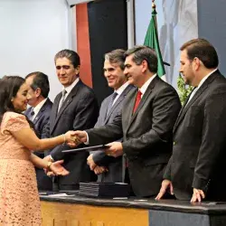 Entrega de carta de pasante a MC 