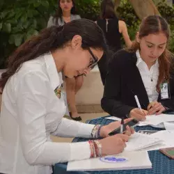 Alumnas preparándose para su siguiente debate. Bigdebate 2018. 