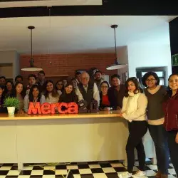 alumnos en su visita a Merca 2.0