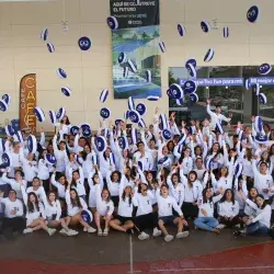Generación 2015-2018 en el Día Mil de su preparatoria