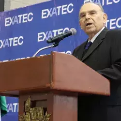 Premian a Don Enrique Sada con Mérito EXATEC 2018