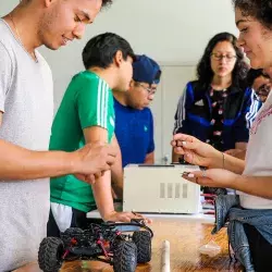 Alumna del Tecnológico de Monterrey campus Tampico trabajando durante la Semanai