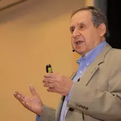 Salvador Alva, presidente del Tec de Monterrey en conferencia en Tec Santa Fe. 