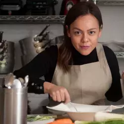 Maestra de cocina trabajando