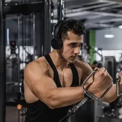 Alumno de Administración Financiera del Tec, Mario Moreno comparte sus rutinas de fitness en Instagram