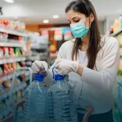 Foto de consumidor en supermercado