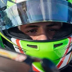 Piloto sonorense obtiene segundo lugar en carrera automovilística