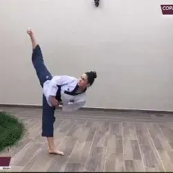 Jimena Álvarez, del equipo de PrepaTec Guadalajara, durante su presentación que le significó el pase a la final de Copa Tabasco 2020.