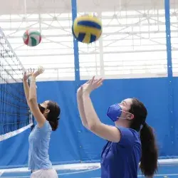 Comenzaron actividades estudiantiles en el Tec campus Querétaro, con clases al aire libre bajo las normas sanitarias actuales.