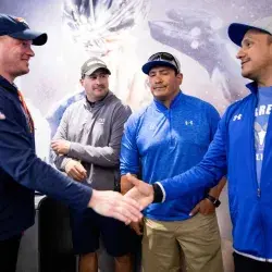 Entrenadores de Borregos conversaron con Nathaniel Hackett, head coach de los Broncos de Denver