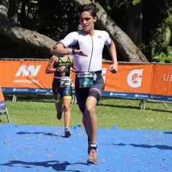 Supera Ironman y califica a mundial de Triatlón