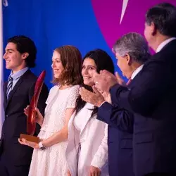 Estudiantes Tec galardonados por su innovación educativa De Raíz