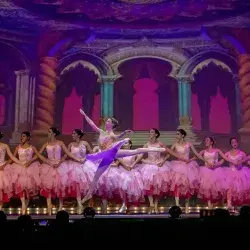 Tec Pue da bienvenida a las fiestas con música, luces y ballet 