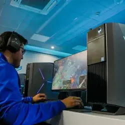 Alejandro es jugador de esports del Tec Guadalajara, bicampeón Conadeip y MVP.