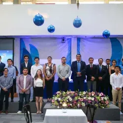 Alumnos de las entradas de profesional en su graduación de HPLP en campus Zacatecas