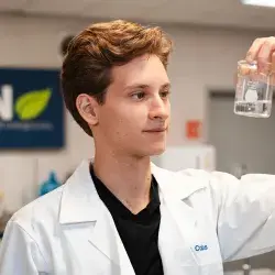 Emprender lo lleva a ganar beca en el Tec de Monterrey