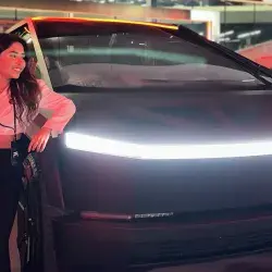 Cumple su sueño profesional ¡en Tesla!